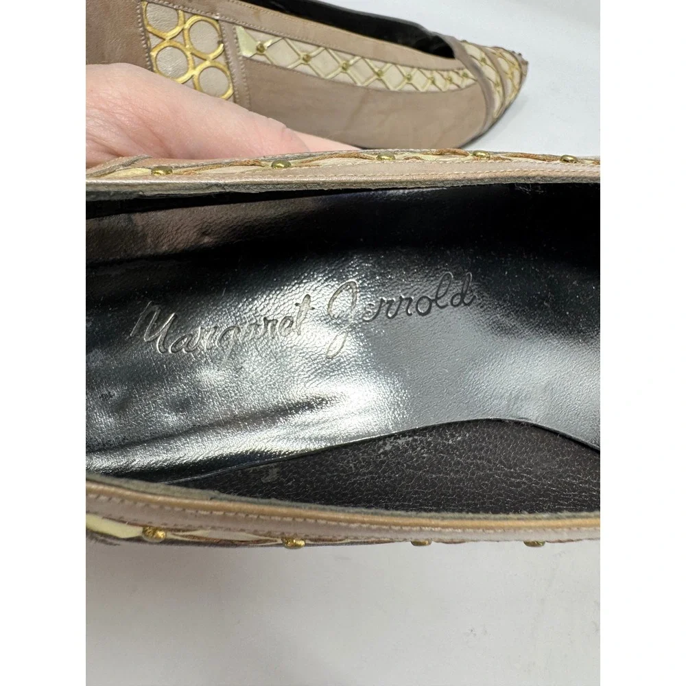Margaret Jerrold Vintage Taupe Leather Gold Studded Low Wedge Pumps Heels 7.5 M